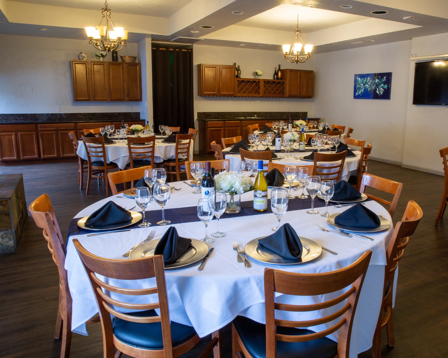 Private dining room at Zinfandel Grille restaurant in Sacramento